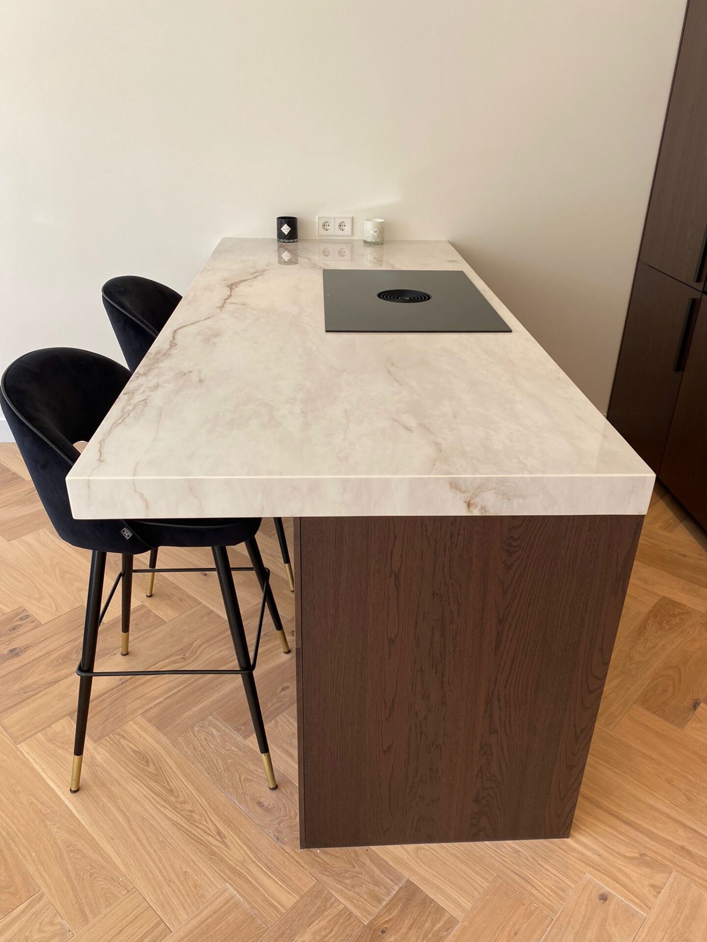 marmeren stovetop keuken door PBI bouw, installatiebedrijf en verbouwen